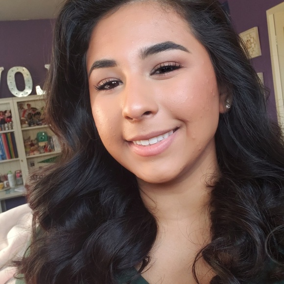 Meet your Posher, Sofia - Picture 1 of 1